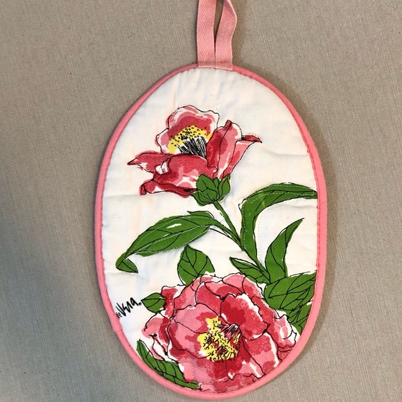 Vera Neumann Pink Camelia Kitchen Set NWT! - Picture 6 of 8